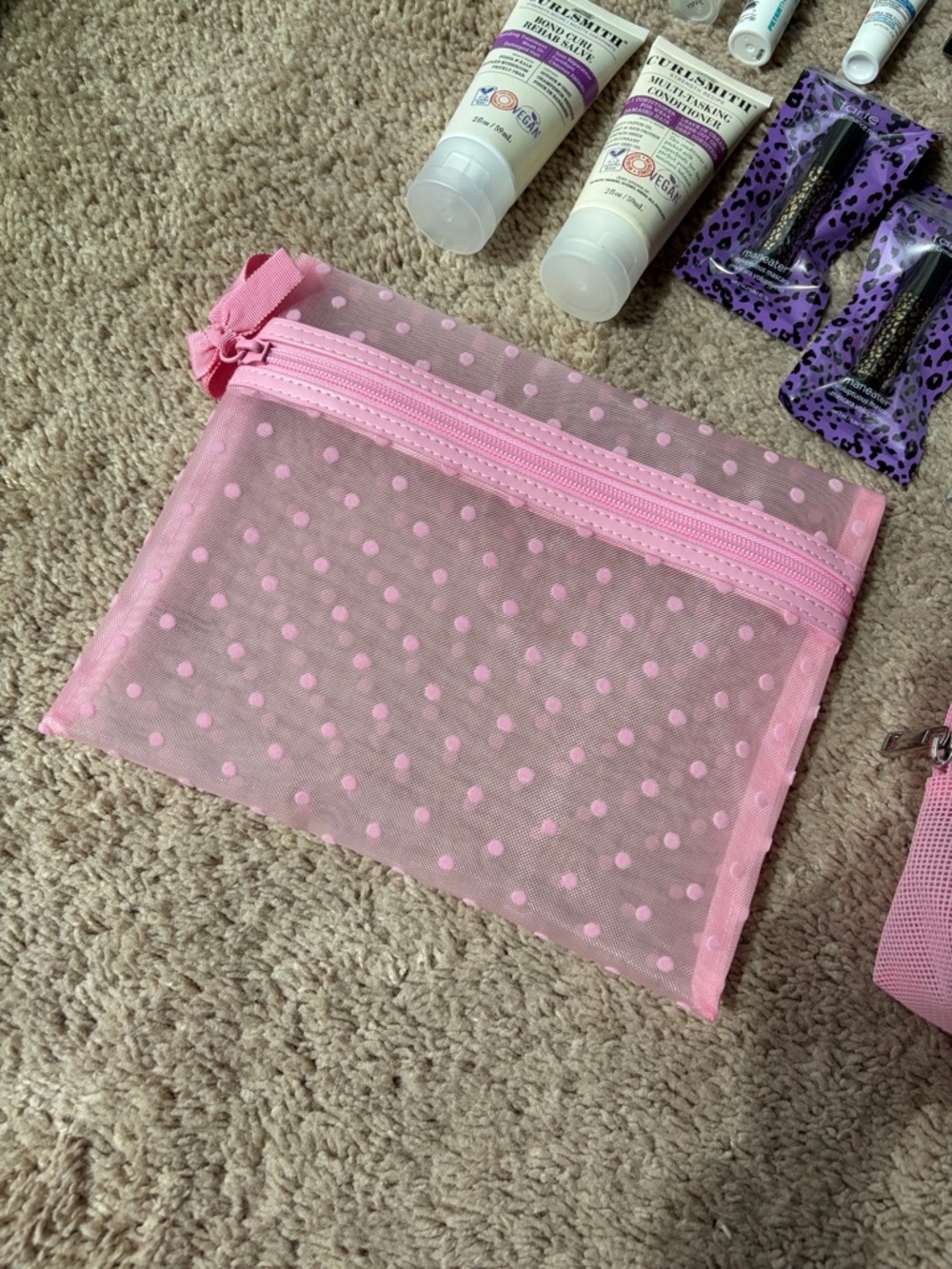 Assorted Beauty & Skincare Sample Lot With Pink Makeup Pouches - Picture 8 of 10